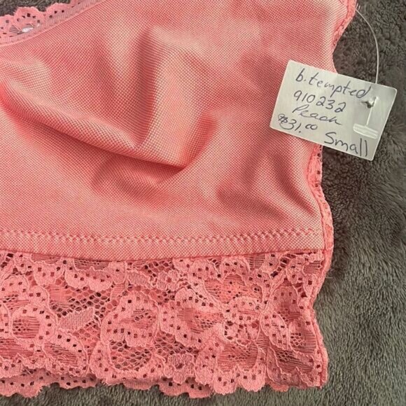 New B.Tempt'd Bandeau Bra size small lace peach women's Wacoal wireless. - Picture 3 of 4